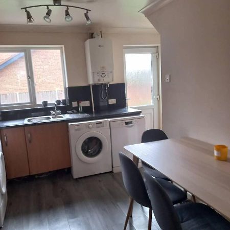 Hamilton 3 Bedrooms 10 Minutes From City Centre Лестер Екстер'єр фото